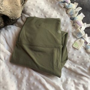 Lululemon cropped wonder under